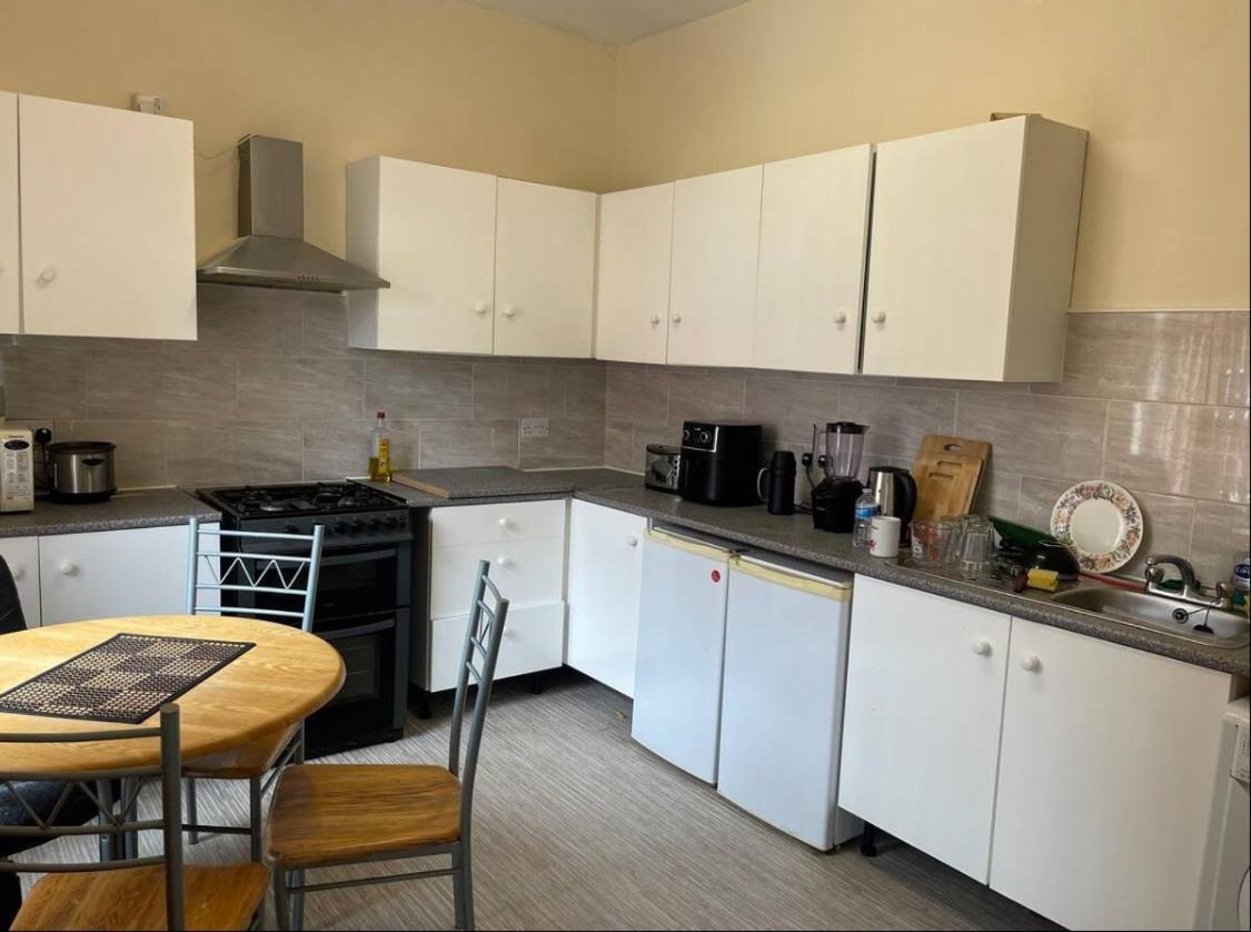 Apartamento Large 1-bed - Close To Old Traff Manchester