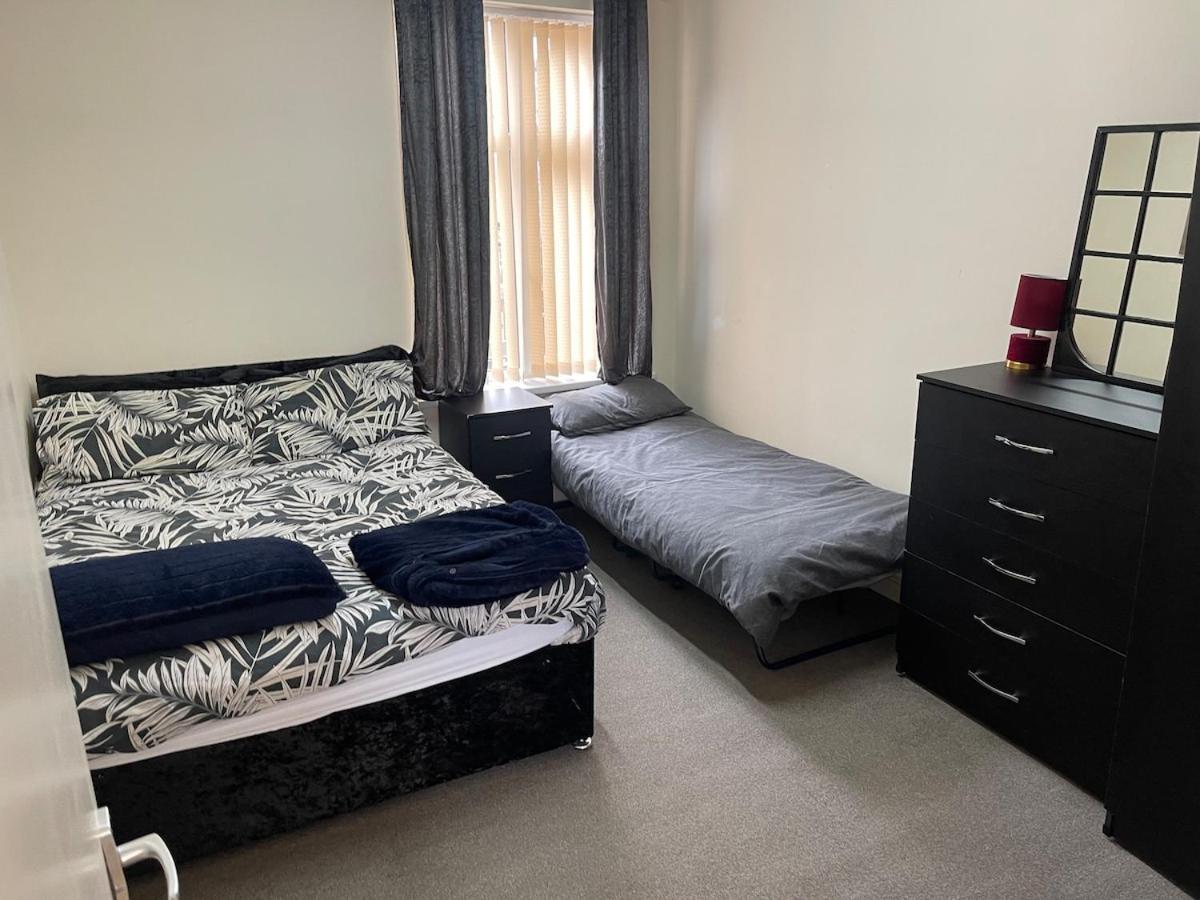 Apartamento Large 1-bed - Close To Old Traff Manchester